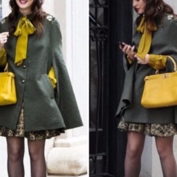 🎊HP🎊 Gryphon Gossip Girls Cape